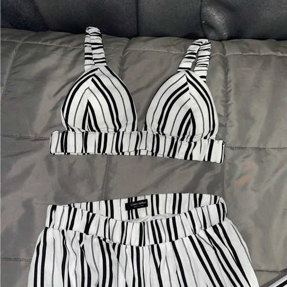 2 Piece Pants Set - Picture 3 of 3